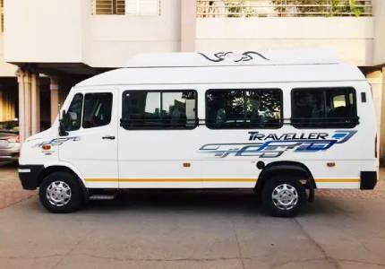 17 Seater Tempo Traveller